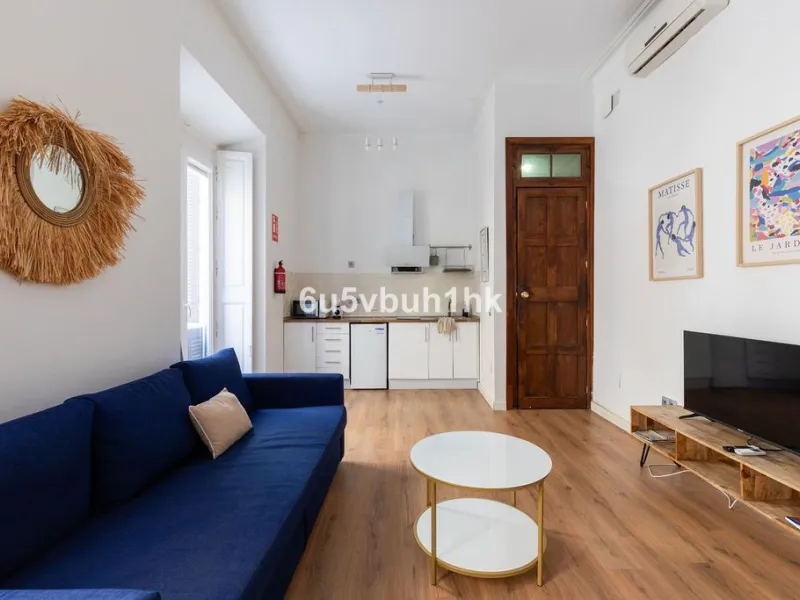 Apartment - Ground Floor Apartment в продаже в Málaga, Málaga. В доме 3 спален и 3 ванных комнат. Площадь дома 211 м²