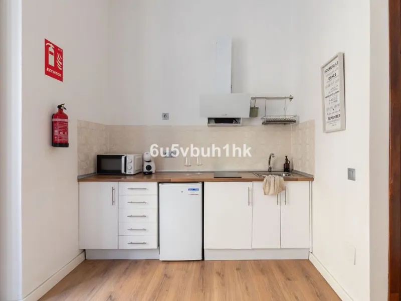 Apartment - Ground Floor Apartment в продаже в Málaga, Málaga. В доме 3 спален и 3 ванных комнат. Площадь дома 211 м²