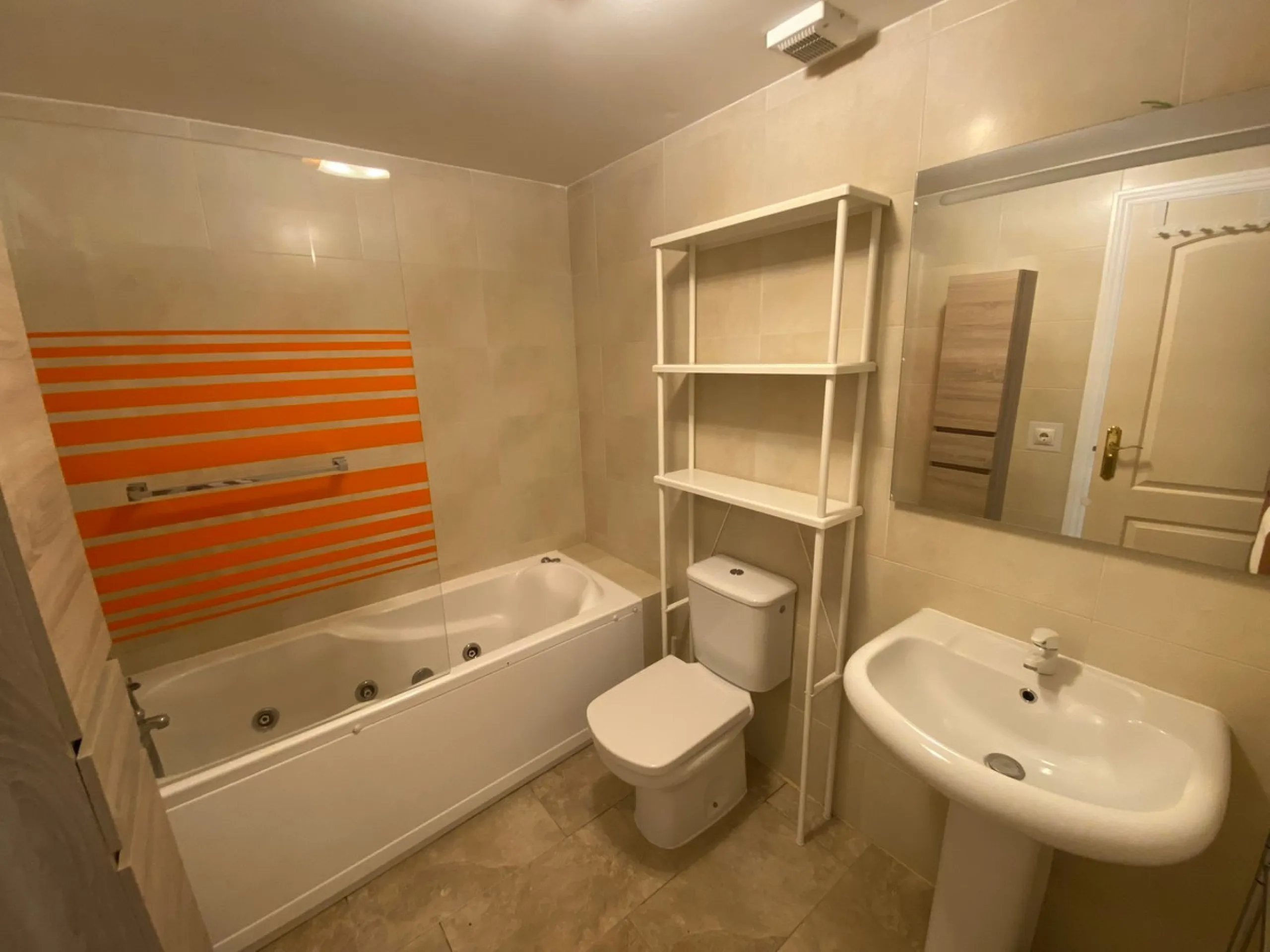 2 bedroom apartment with tourist license
