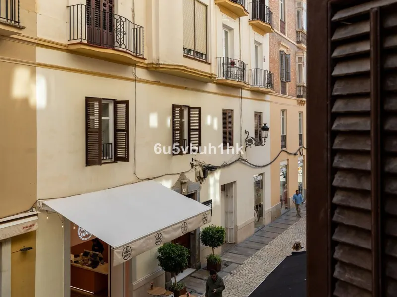 Apartment - Ground Floor Apartment в продаже в Málaga, Málaga. В доме 3 спален и 3 ванных комнат. Площадь дома 211 м²
