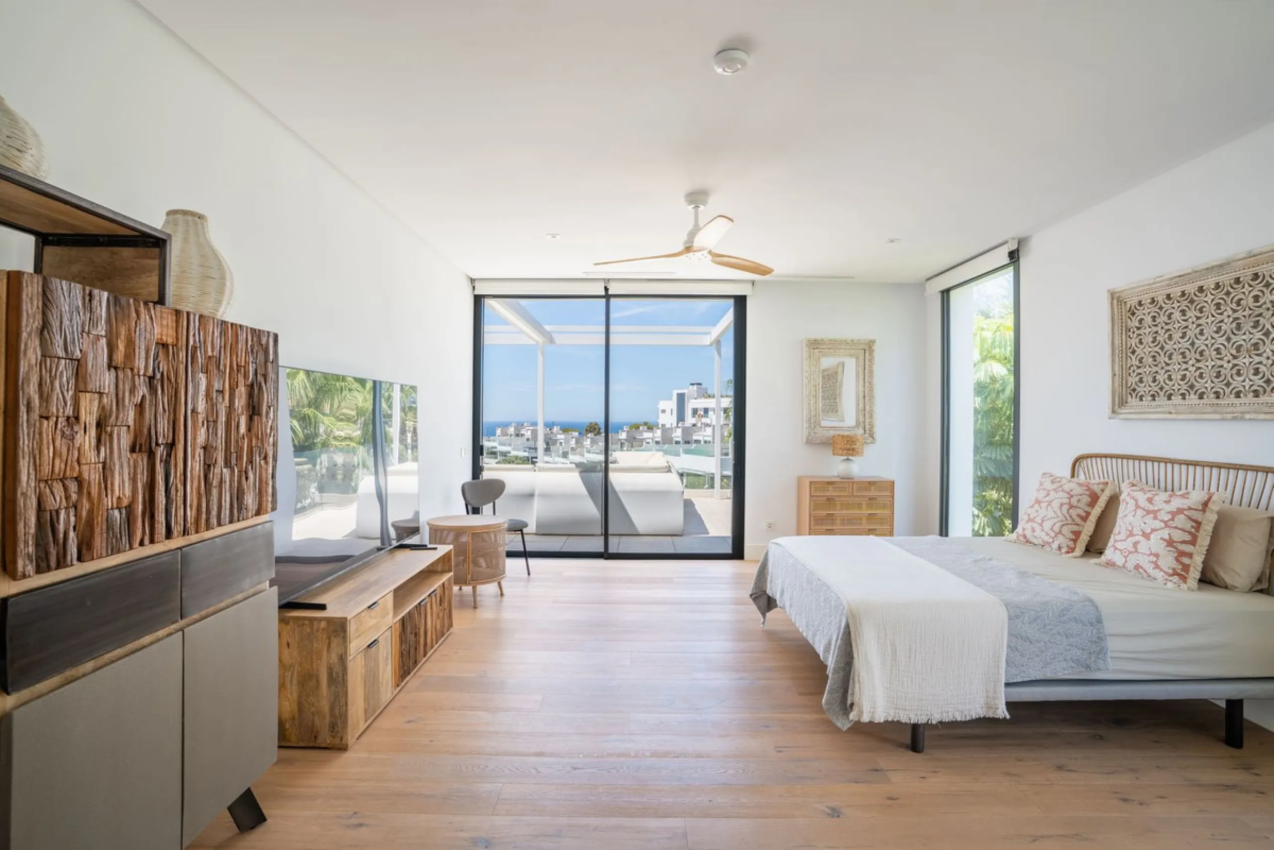 This exceptional luxury villa is situated in the prestigious area of Cabopino, Marbella East, offering a prime front line golf location with captivating views of both the sea and lush fairways. Designed to the highest standards, the property spans a gener