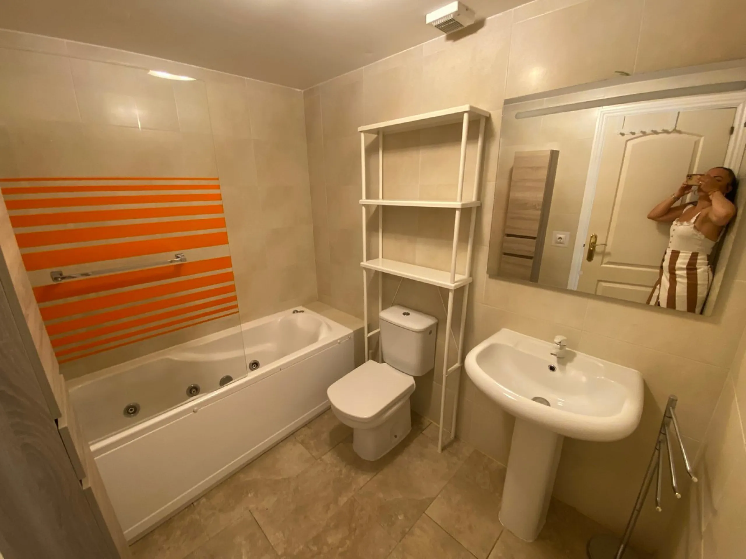 2 bedroom apartment with tourist license