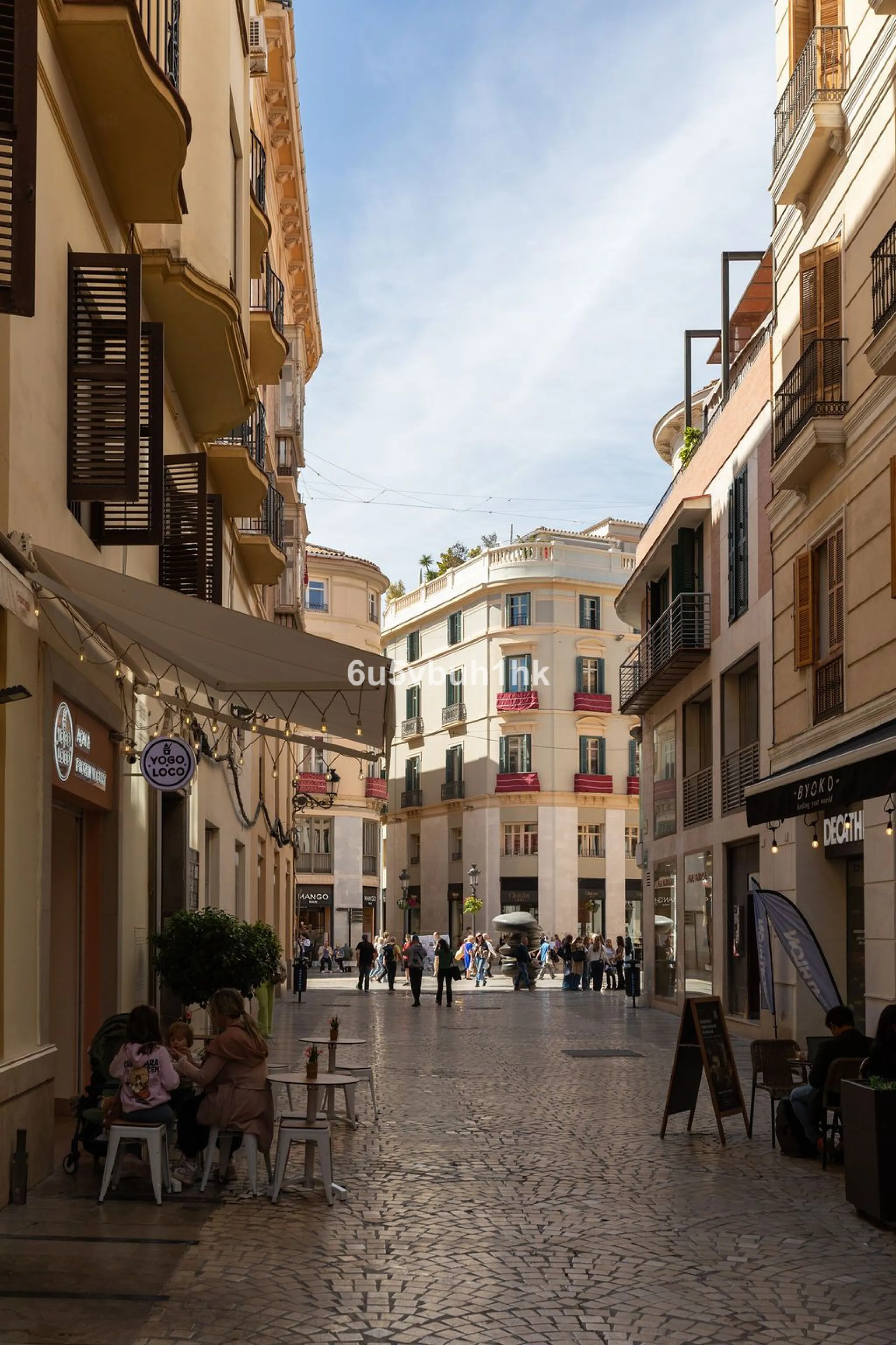 Apartment - Ground Floor Apartment в продаже в Málaga, Málaga. В доме 3 спален и 3 ванных комнат. Площадь дома 211 м²