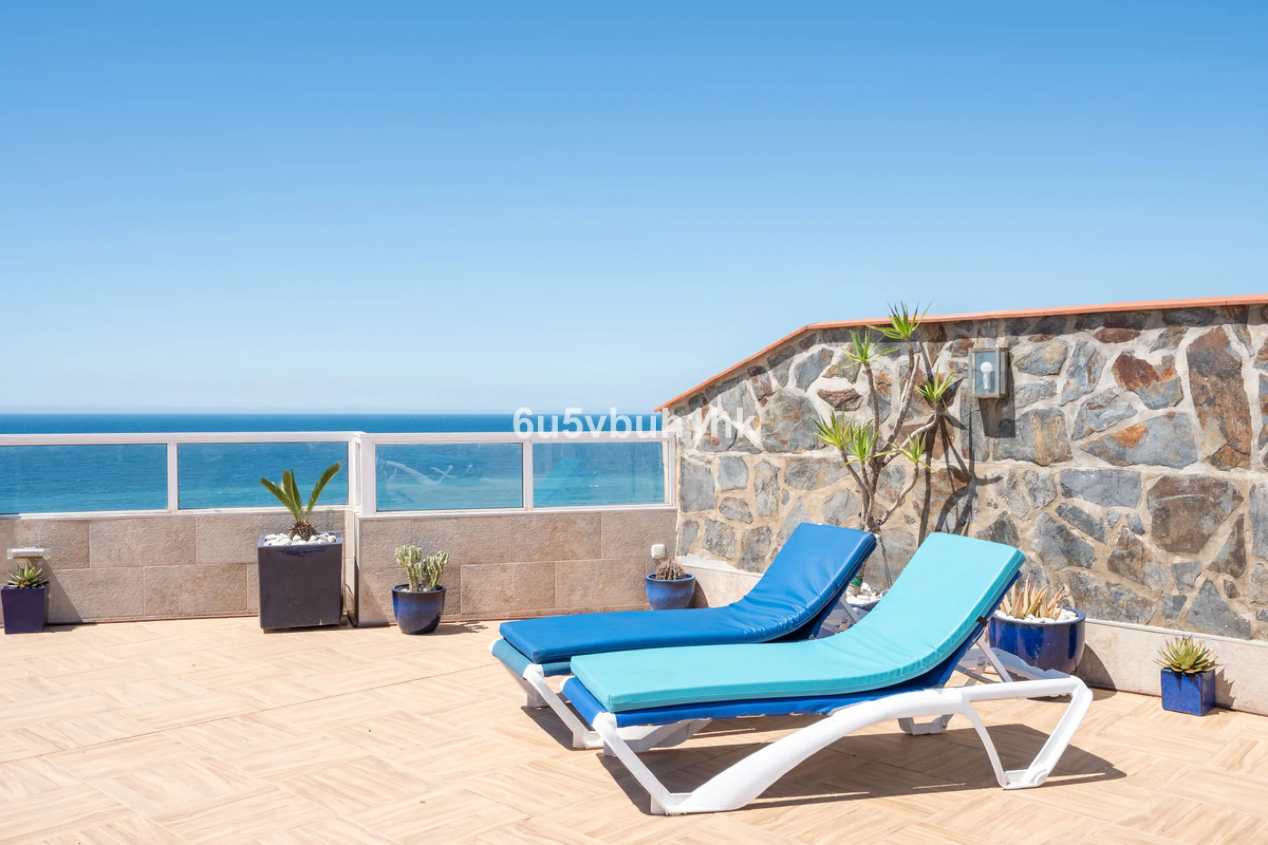 Apartment - Penthouse в продаже в Torrox, Málaga. В доме 3 спален и 2 ванных комнат. Площадь дома 137 м²