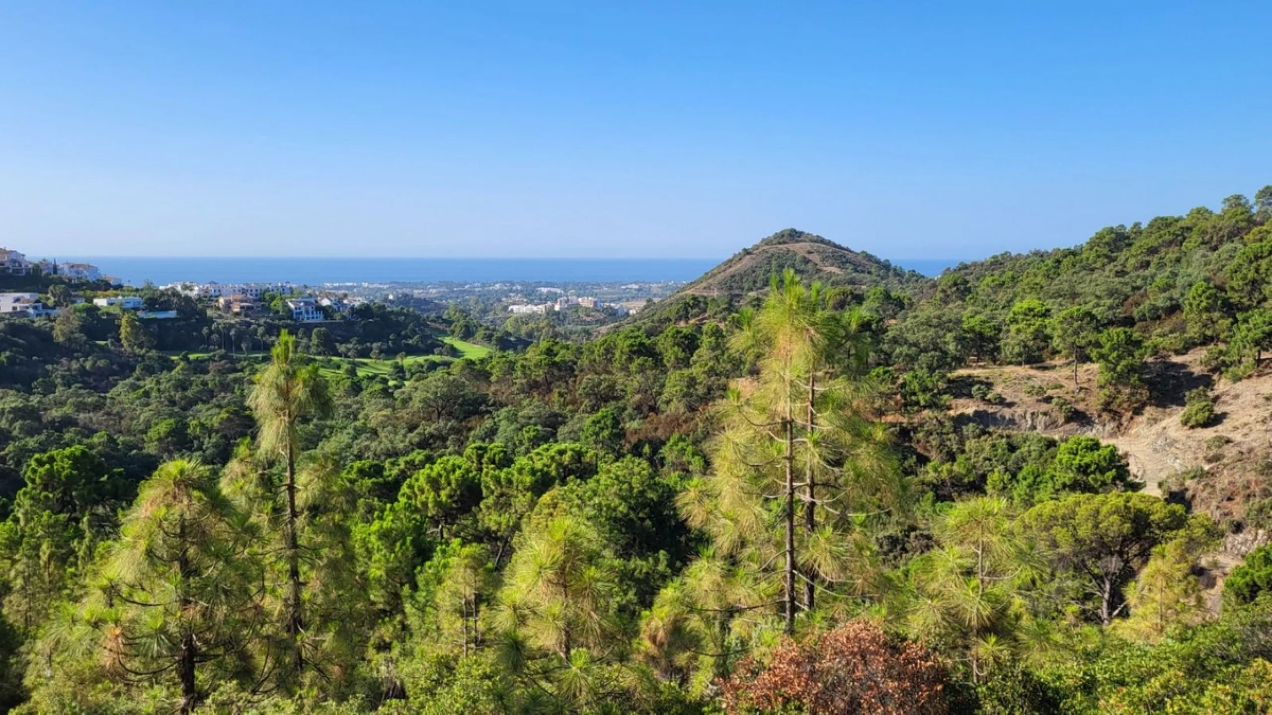 Undoubtedly one of the largest and most scenic residential plots available on the Costa del Sol - an extraordinary private estate of 34,506 m2, classified as rustic land, but with permission to build 1% above-ground habitable space, meaning that you could