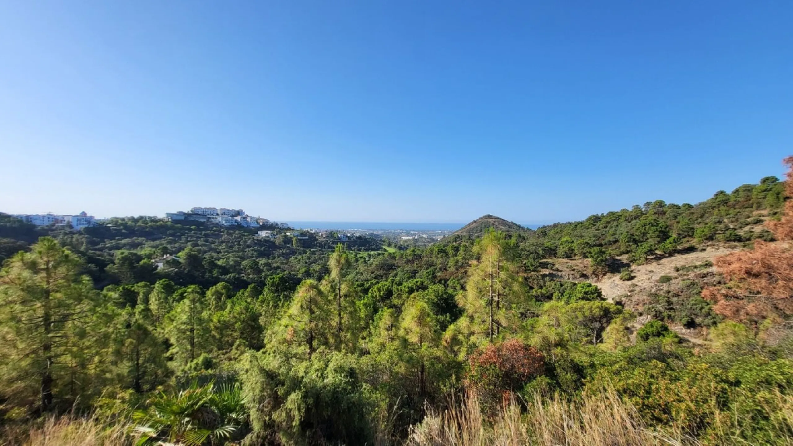 Undoubtedly one of the largest and most scenic residential plots available on the Costa del Sol - an extraordinary private estate of 34,506 m2, classified as rustic land, but with permission to build 1% above-ground habitable space, meaning that you could