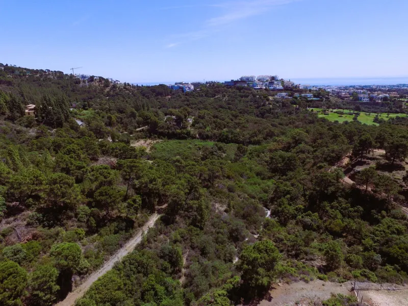 Undoubtedly one of the largest and most scenic residential plots available on the Costa del Sol - an extraordinary private estate of 34,506 m2, classified as rustic land, but with permission to build 1% above-ground habitable space, meaning that you could