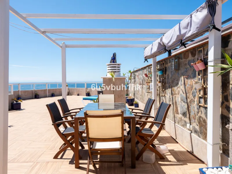 Apartment - Penthouse в продаже в Torrox, Málaga. В доме 3 спален и 2 ванных комнат. Площадь дома 137 м²