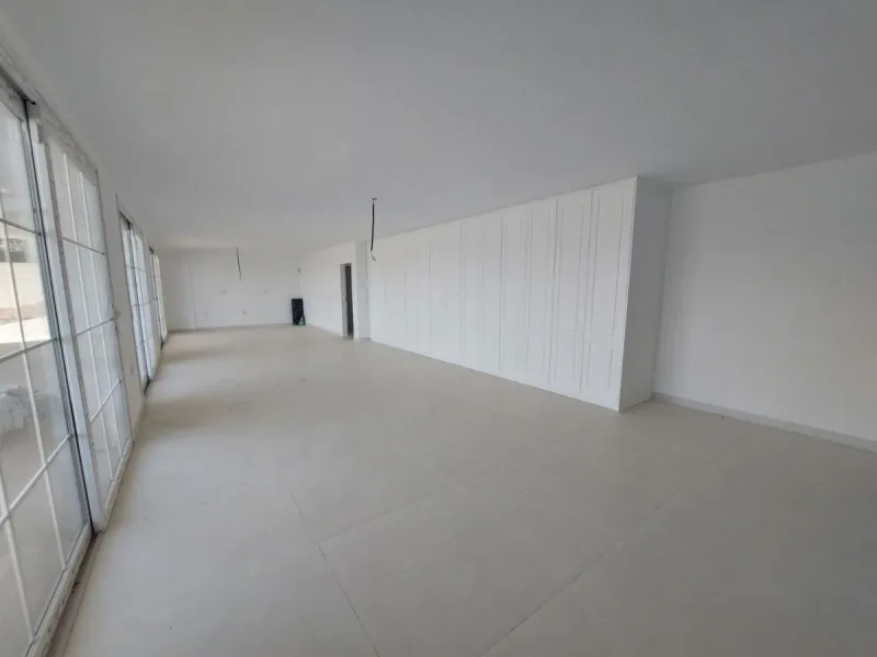 Brand new villa in a west orientated plot of 1073 sq mtrs in a quiet area in the heart of Mijas Golf,enjoying the magnificent views to the mountains and golf.