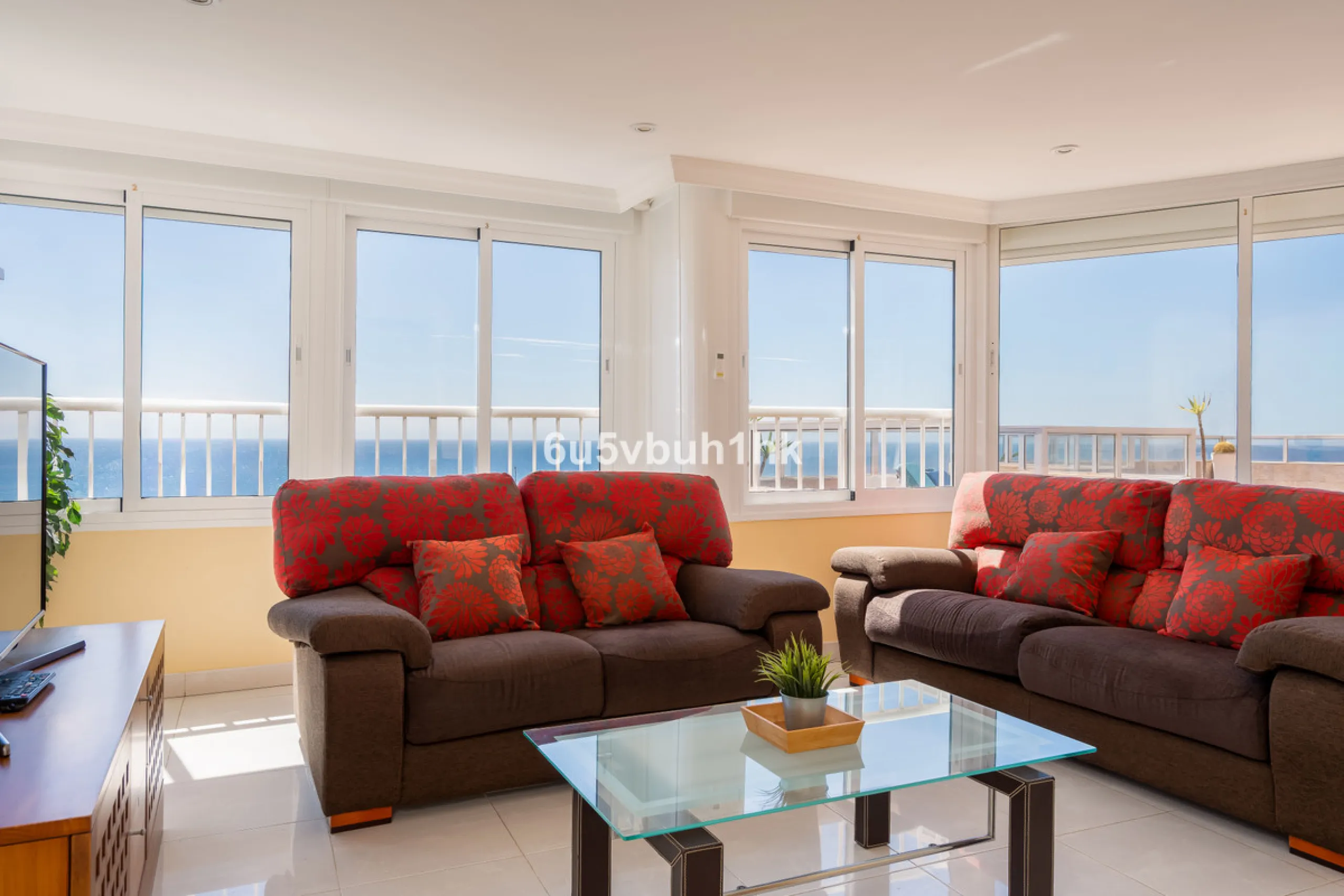 Apartment - Penthouse в продаже в Torrox, Málaga. В доме 3 спален и 2 ванных комнат. Площадь дома 137 м²