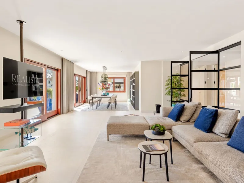 Fully refurbished luxury 4-bedroom penthouse on The Golden Mile, Marbella – Walking distance to Puente Romano and Marbella Club hotels