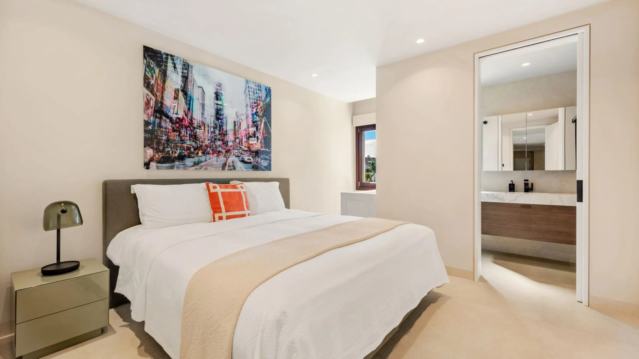 Fully refurbished luxury 4-bedroom penthouse on The Golden Mile, Marbella – Walking distance to Puente Romano and Marbella Club hotels