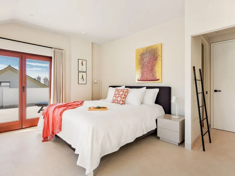 Fully refurbished luxury 4-bedroom penthouse on The Golden Mile, Marbella – Walking distance to Puente Romano and Marbella Club hotels