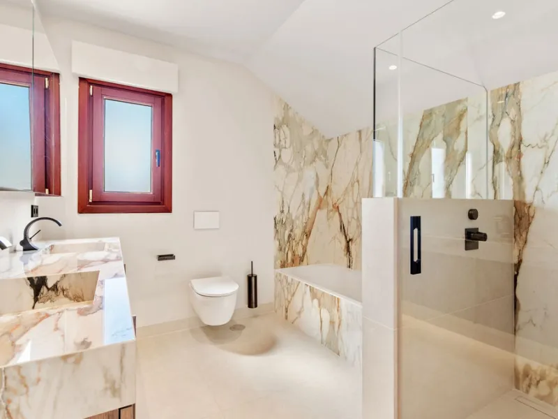 Fully refurbished luxury 4-bedroom penthouse on The Golden Mile, Marbella – Walking distance to Puente Romano and Marbella Club hotels