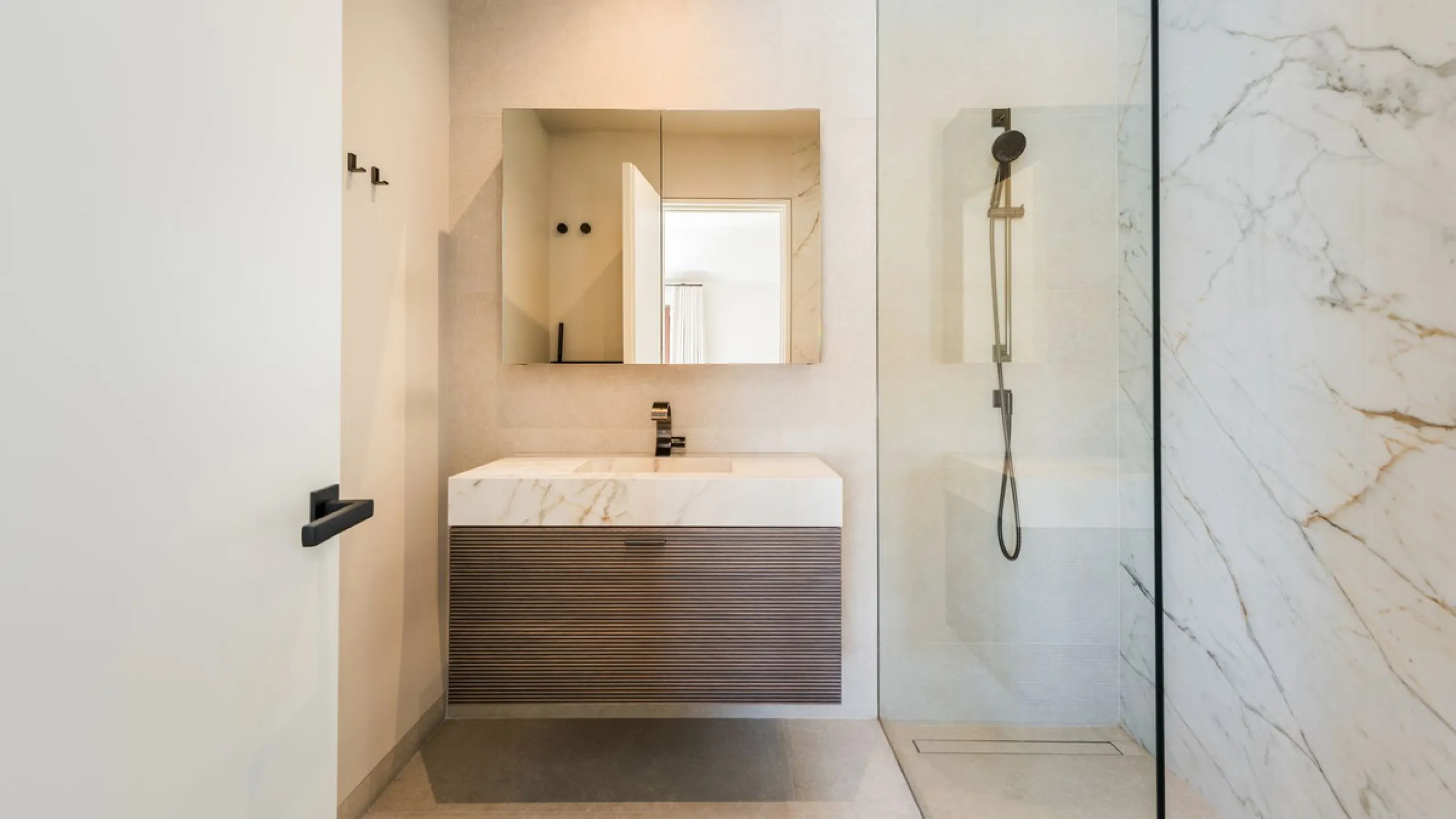 Fully refurbished luxury 4-bedroom penthouse on The Golden Mile, Marbella – Walking distance to Puente Romano and Marbella Club hotels