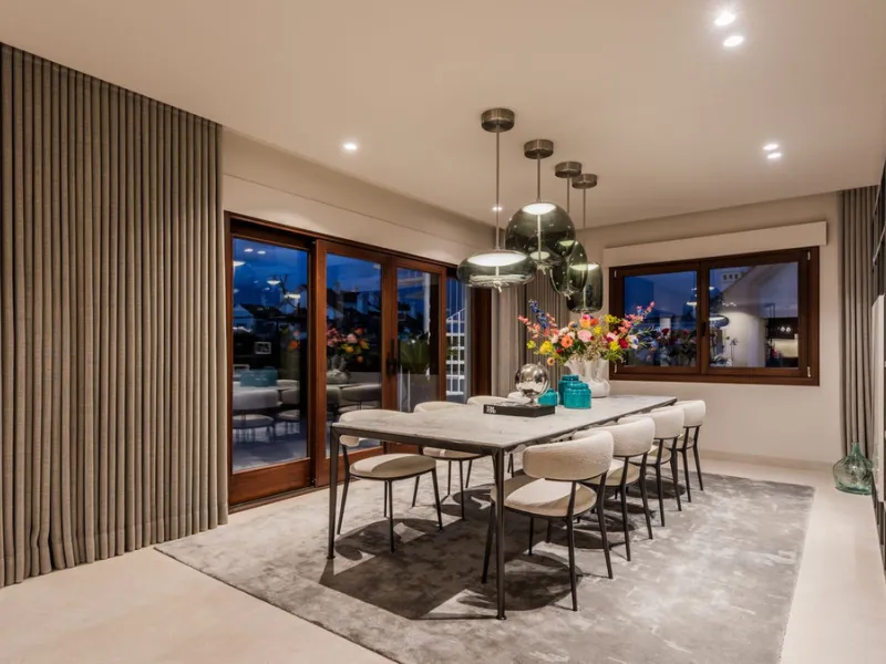 Fully refurbished luxury 4-bedroom penthouse on The Golden Mile, Marbella – Walking distance to Puente Romano and Marbella Club hotels