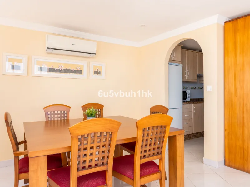 Apartment - Penthouse в продаже в Torrox, Málaga. В доме 3 спален и 2 ванных комнат. Площадь дома 137 м²