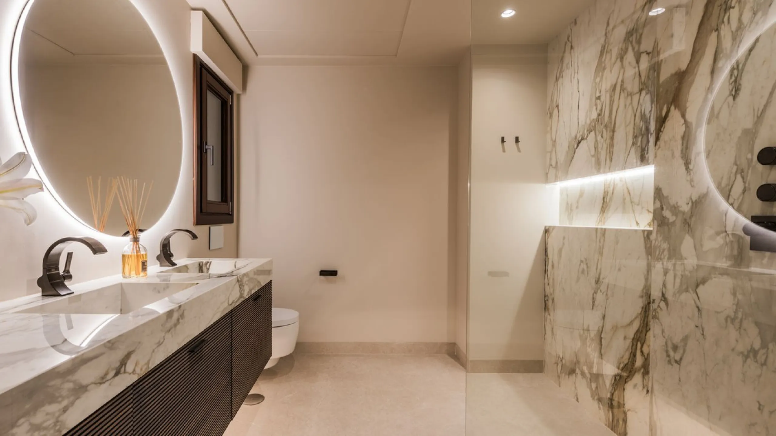 Fully refurbished luxury 4-bedroom penthouse on The Golden Mile, Marbella – Walking distance to Puente Romano and Marbella Club hotels