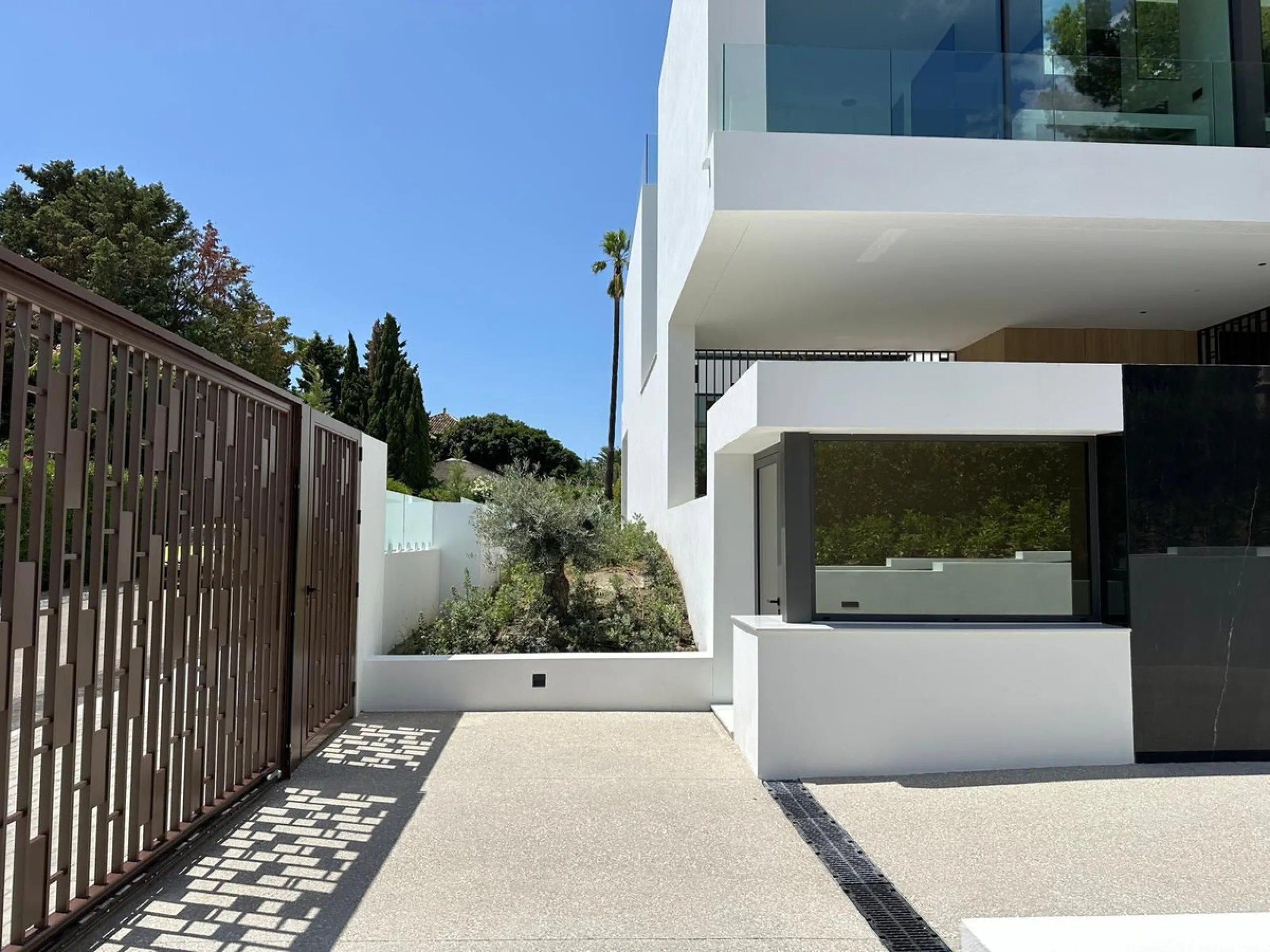 Brand new Villa located in a heart of Nueva Andalucia, Marbella.
