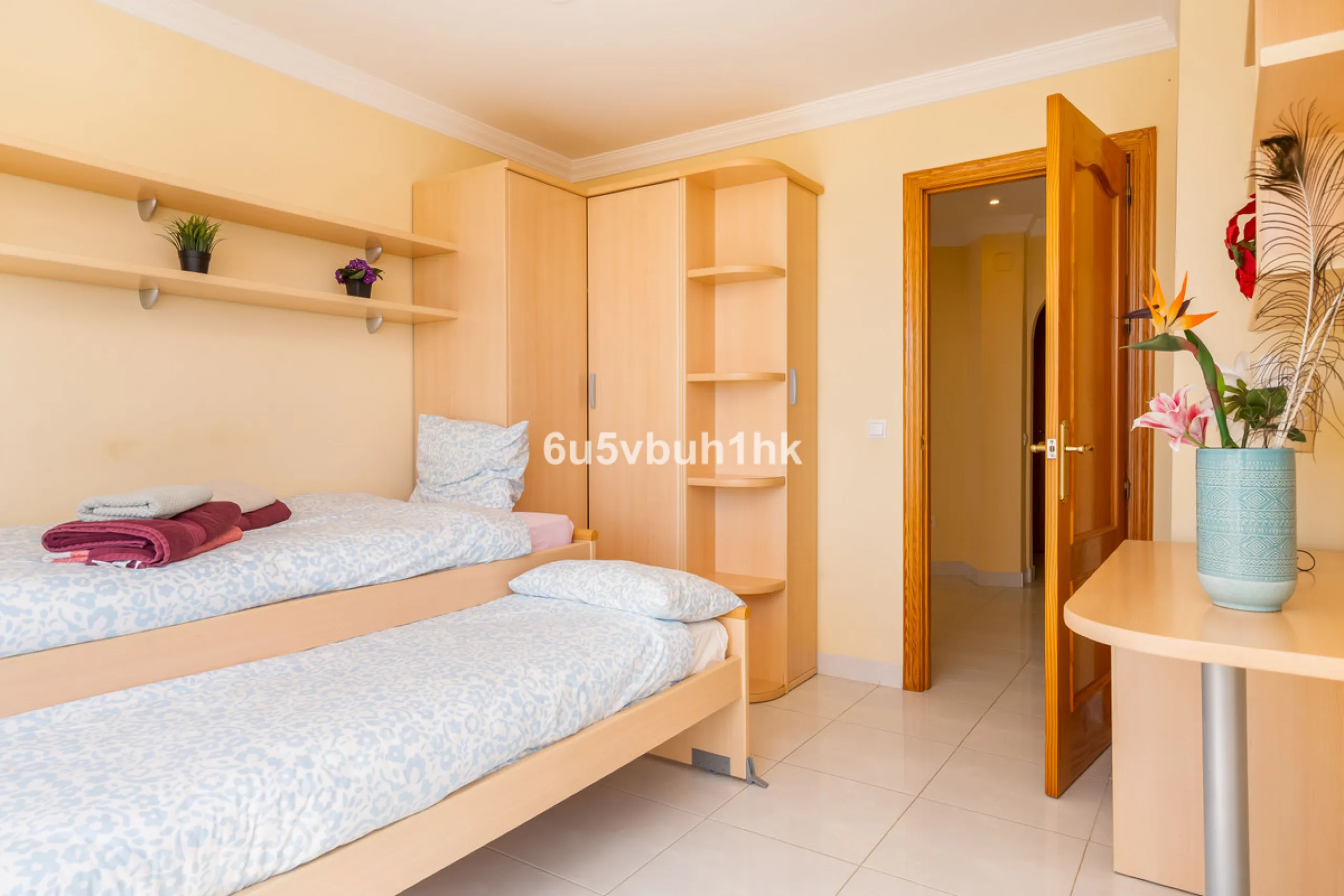 Apartment - Penthouse в продаже в Torrox, Málaga. В доме 3 спален и 2 ванных комнат. Площадь дома 137 м²