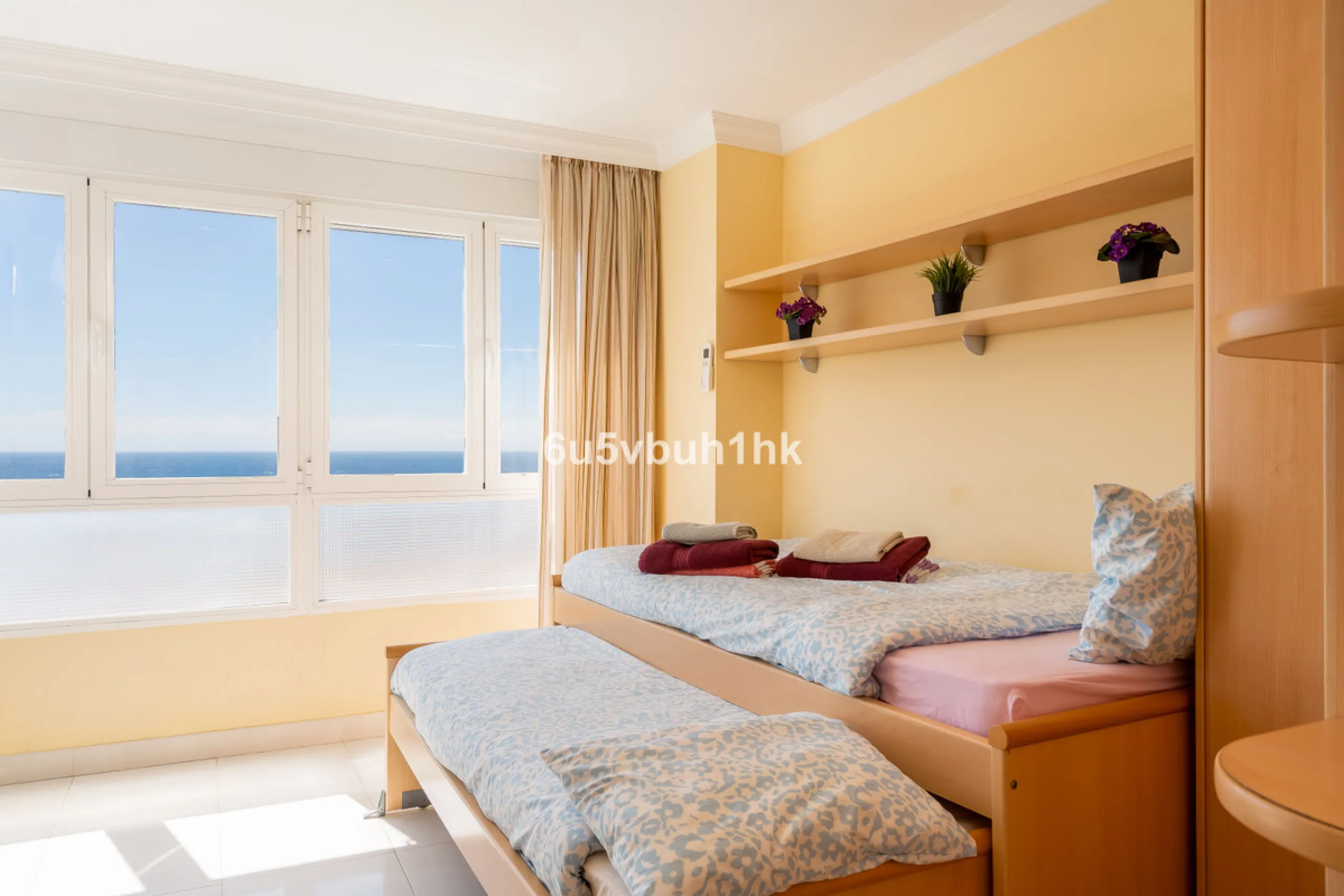 Apartment - Penthouse в продаже в Torrox, Málaga. В доме 3 спален и 2 ванных комнат. Площадь дома 137 м²