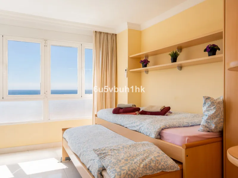Apartment - Penthouse в продаже в Torrox, Málaga. В доме 3 спален и 2 ванных комнат. Площадь дома 137 м²