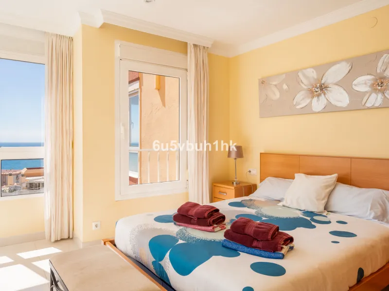 Apartment - Penthouse в продаже в Torrox, Málaga. В доме 3 спален и 2 ванных комнат. Площадь дома 137 м²