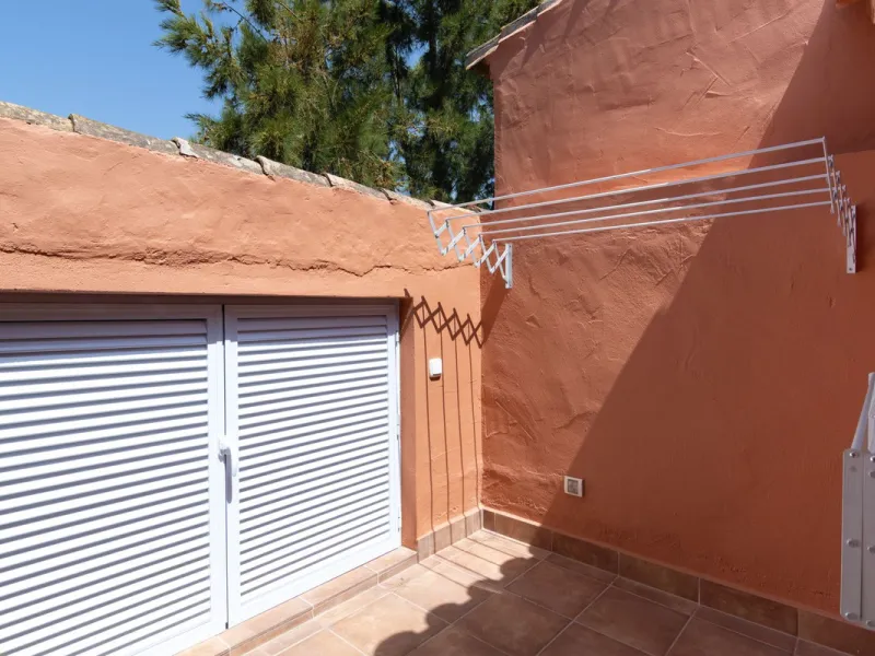 Come and see this super-sized apartment.....Great location: A very large and reformed top floor apartment in an urbanisation that boasts the largest pool in Marbella!