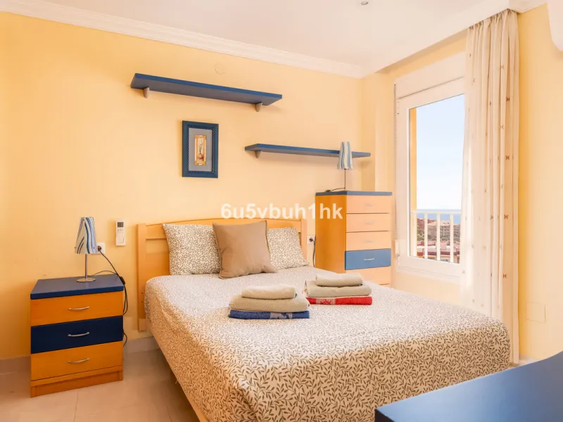 Apartment - Penthouse в продаже в Torrox, Málaga. В доме 3 спален и 2 ванных комнат. Площадь дома 137 м²