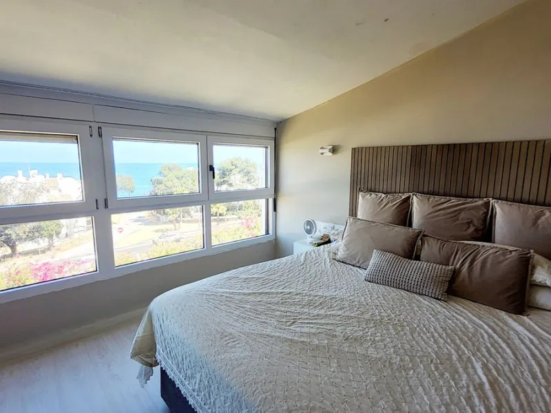 FULLY REFORMED DUPLEX APARTMENT. 2 BED 1 BATH..AMAZING VIEWS OF SEA & LA CALA COASTLINE. TORRENUEVA. TOURIST LICENCE IN PLACE.