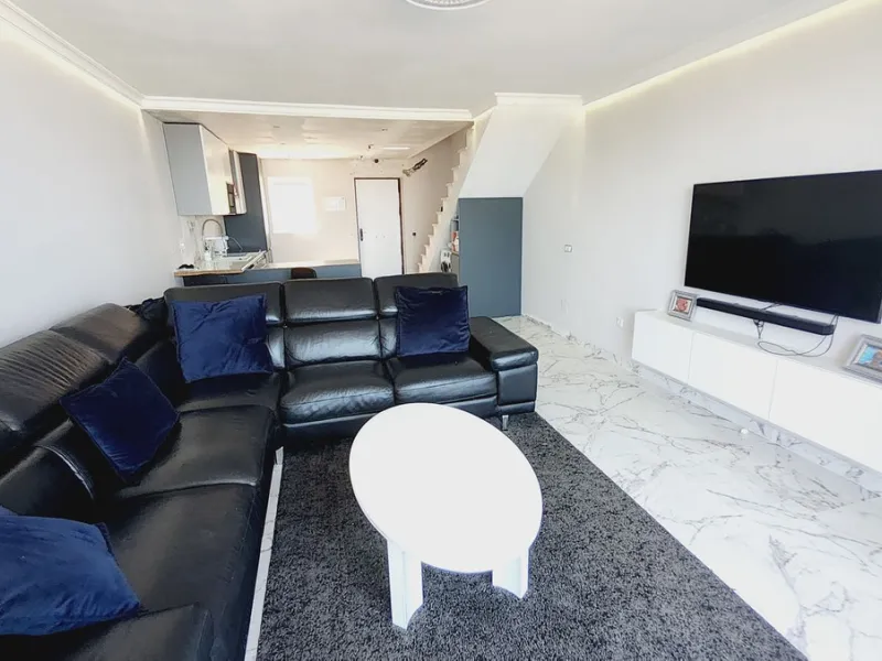 FULLY REFORMED DUPLEX APARTMENT. 2 BED 1 BATH..AMAZING VIEWS OF SEA & LA CALA COASTLINE. TORRENUEVA. TOURIST LICENCE IN PLACE.