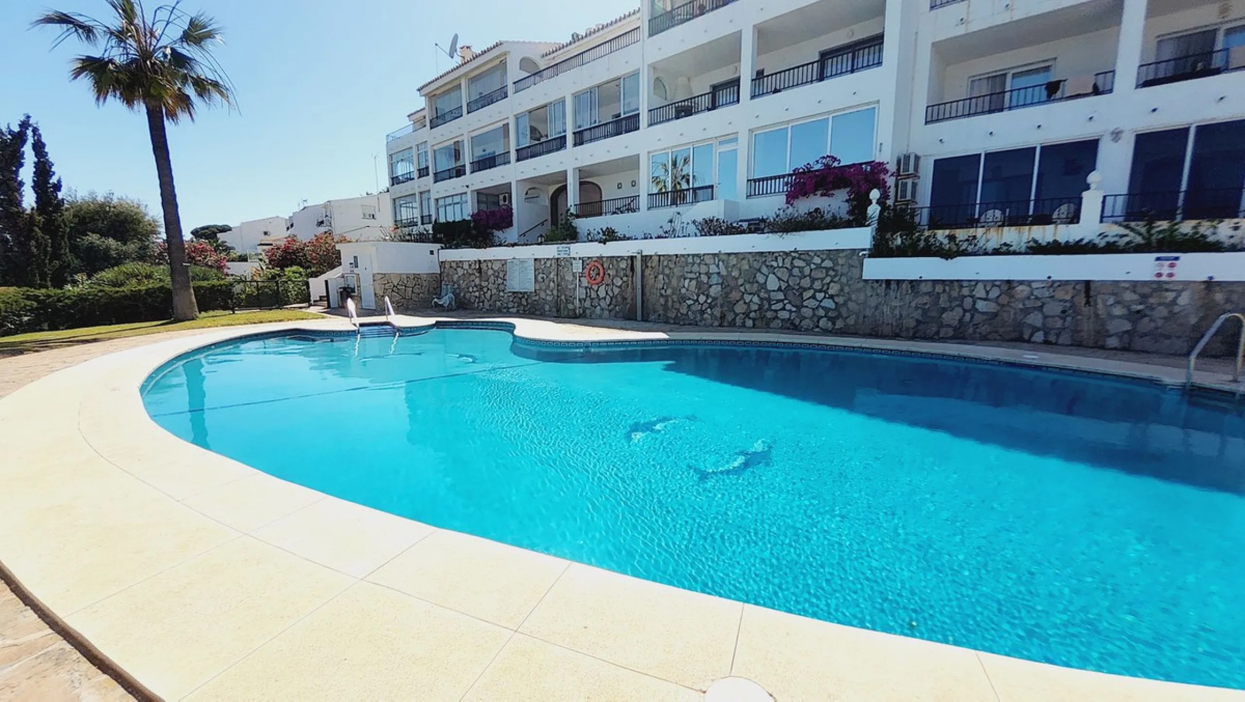 FULLY REFORMED DUPLEX APARTMENT. 2 BED 1 BATH..AMAZING VIEWS OF SEA & LA CALA COASTLINE. TORRENUEVA. TOURIST LICENCE IN PLACE.