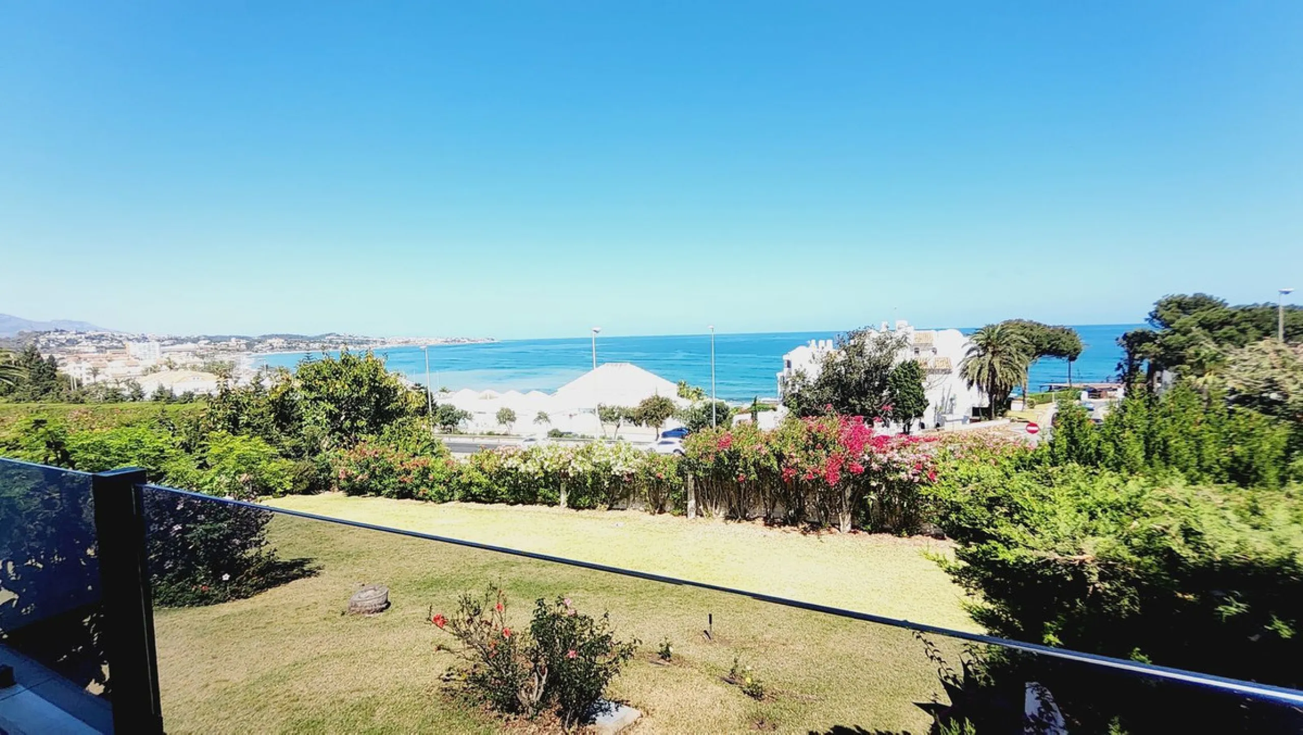 FULLY REFORMED DUPLEX APARTMENT. 2 BED 1 BATH..AMAZING VIEWS OF SEA & LA CALA COASTLINE. TORRENUEVA. TOURIST LICENCE IN PLACE.
