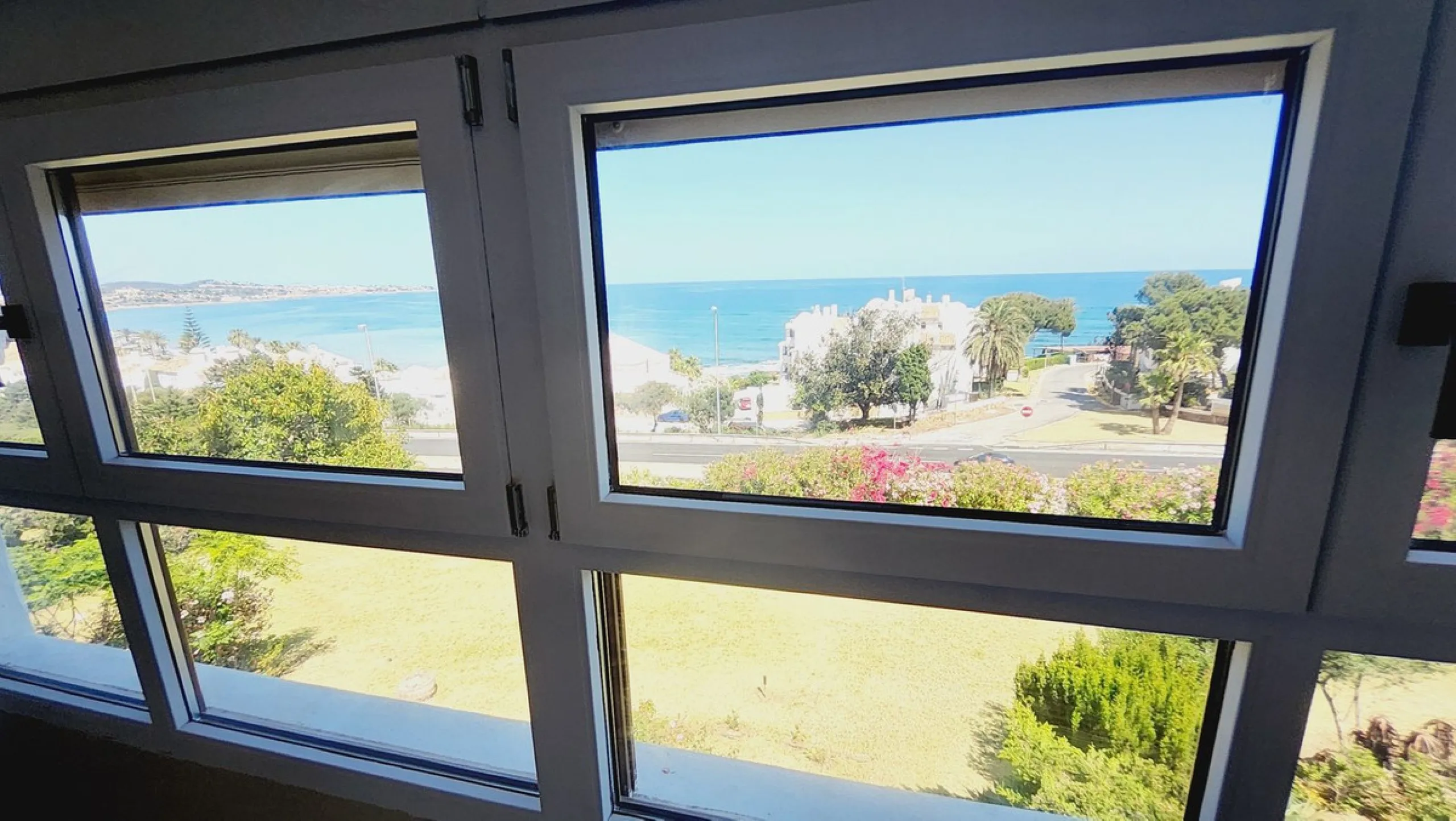 FULLY REFORMED DUPLEX APARTMENT. 2 BED 1 BATH..AMAZING VIEWS OF SEA & LA CALA COASTLINE. TORRENUEVA. TOURIST LICENCE IN PLACE.