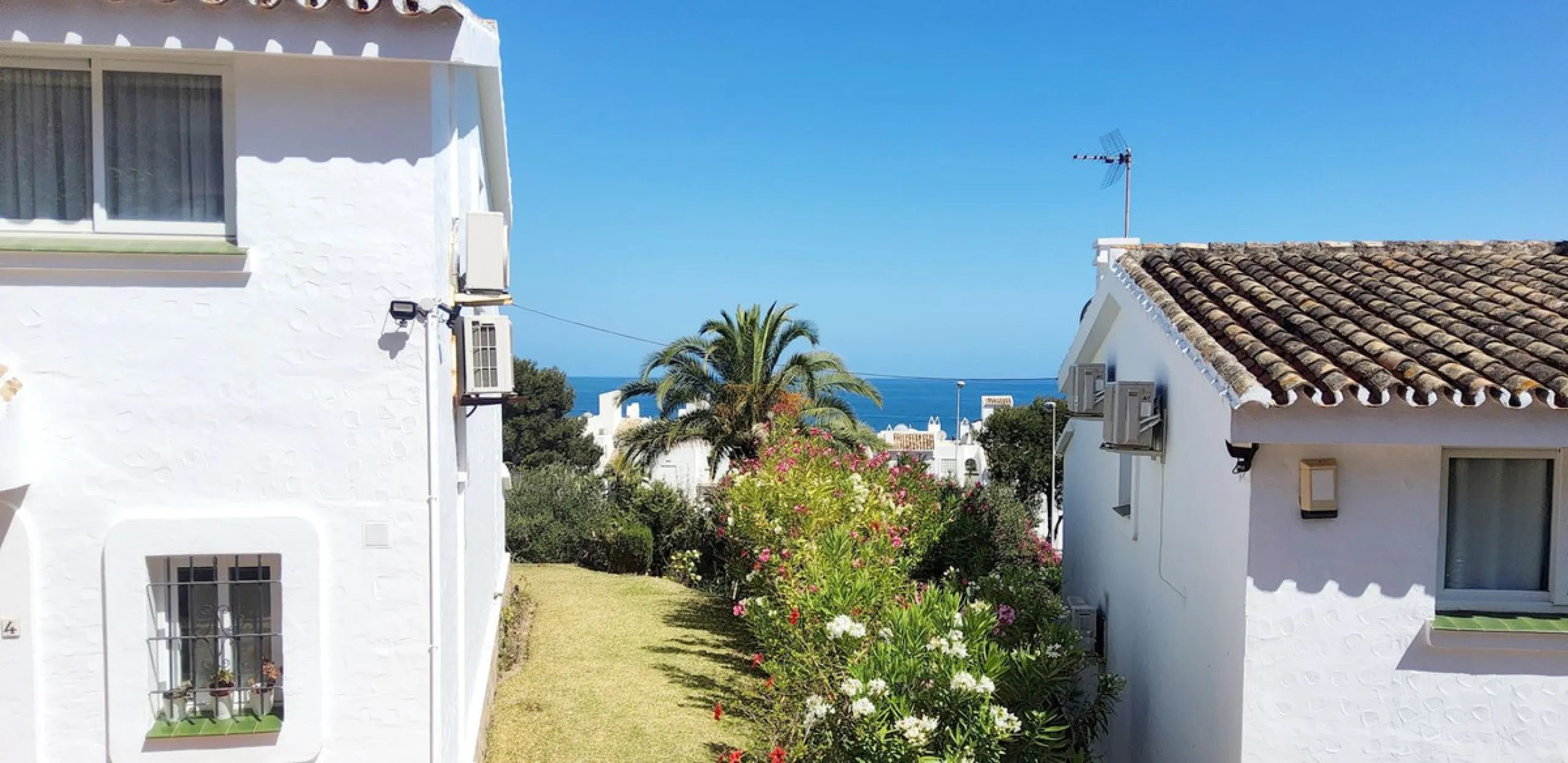 FULLY REFORMED DUPLEX APARTMENT. 2 BED 1 BATH..AMAZING VIEWS OF SEA & LA CALA COASTLINE. TORRENUEVA. TOURIST LICENCE IN PLACE.