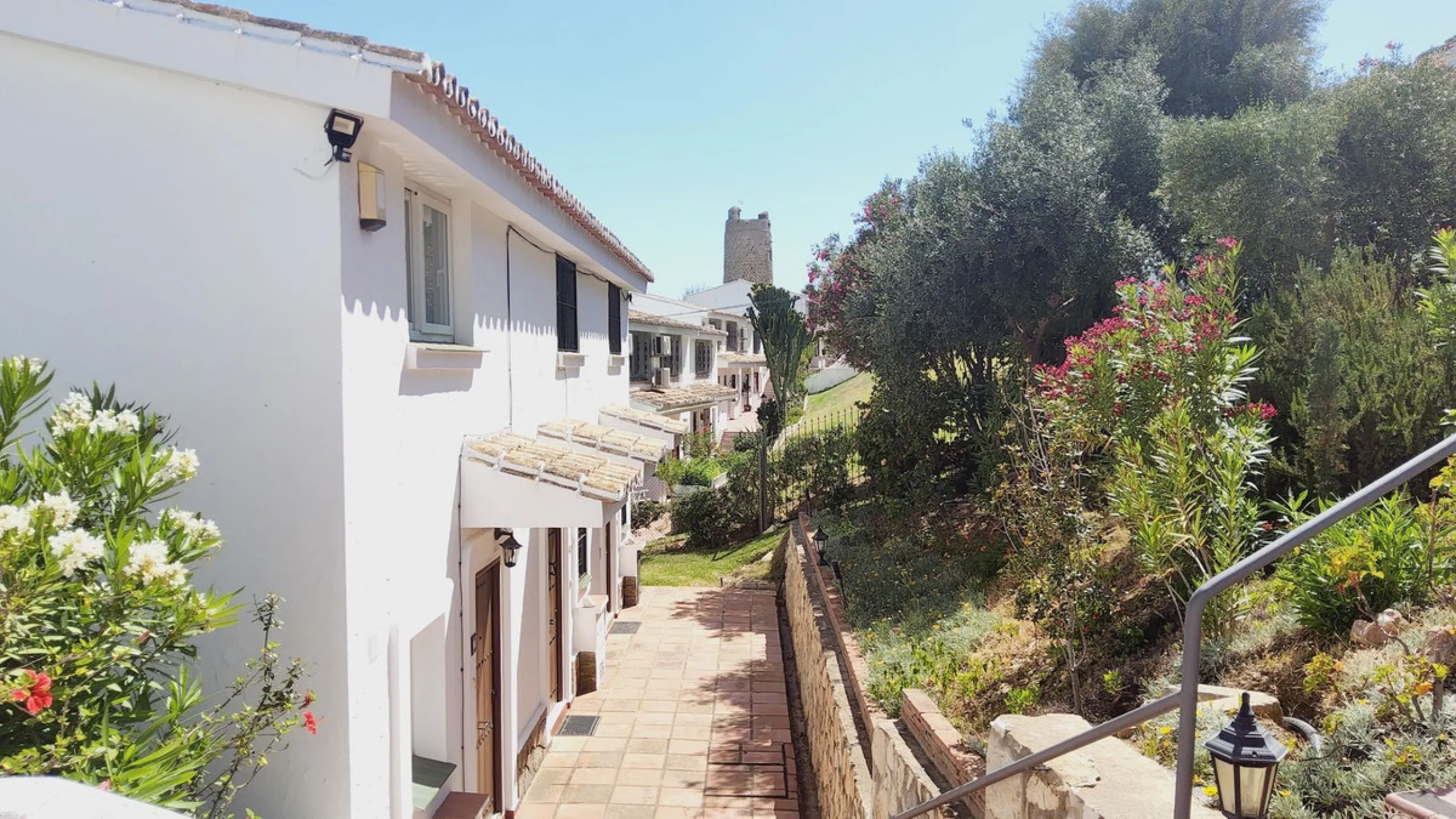 FULLY REFORMED DUPLEX APARTMENT. 2 BED 1 BATH..AMAZING VIEWS OF SEA & LA CALA COASTLINE. TORRENUEVA. TOURIST LICENCE IN PLACE.