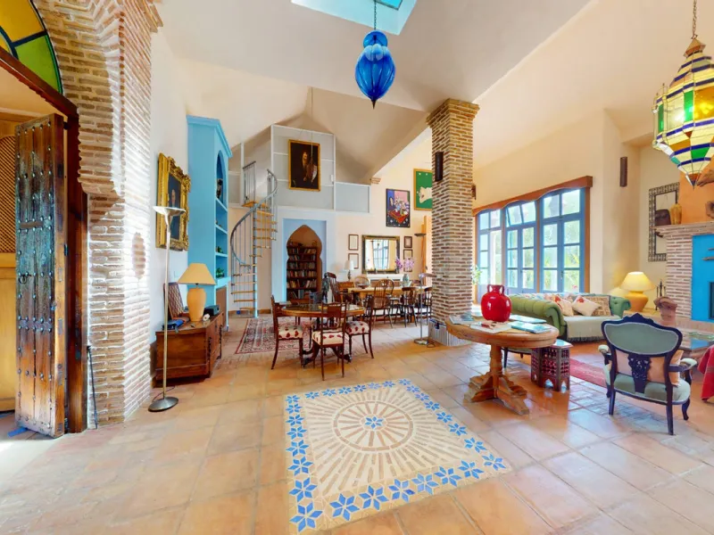 For sale Gaucin - luxury meets tradition in the heart of Southern Spain!   All 100% paperwork in order . Property has DAFO Nestled amidst the captivating landscapes near the picturesque white village of Gaucin, this exquisite Country Estate effortlessly c