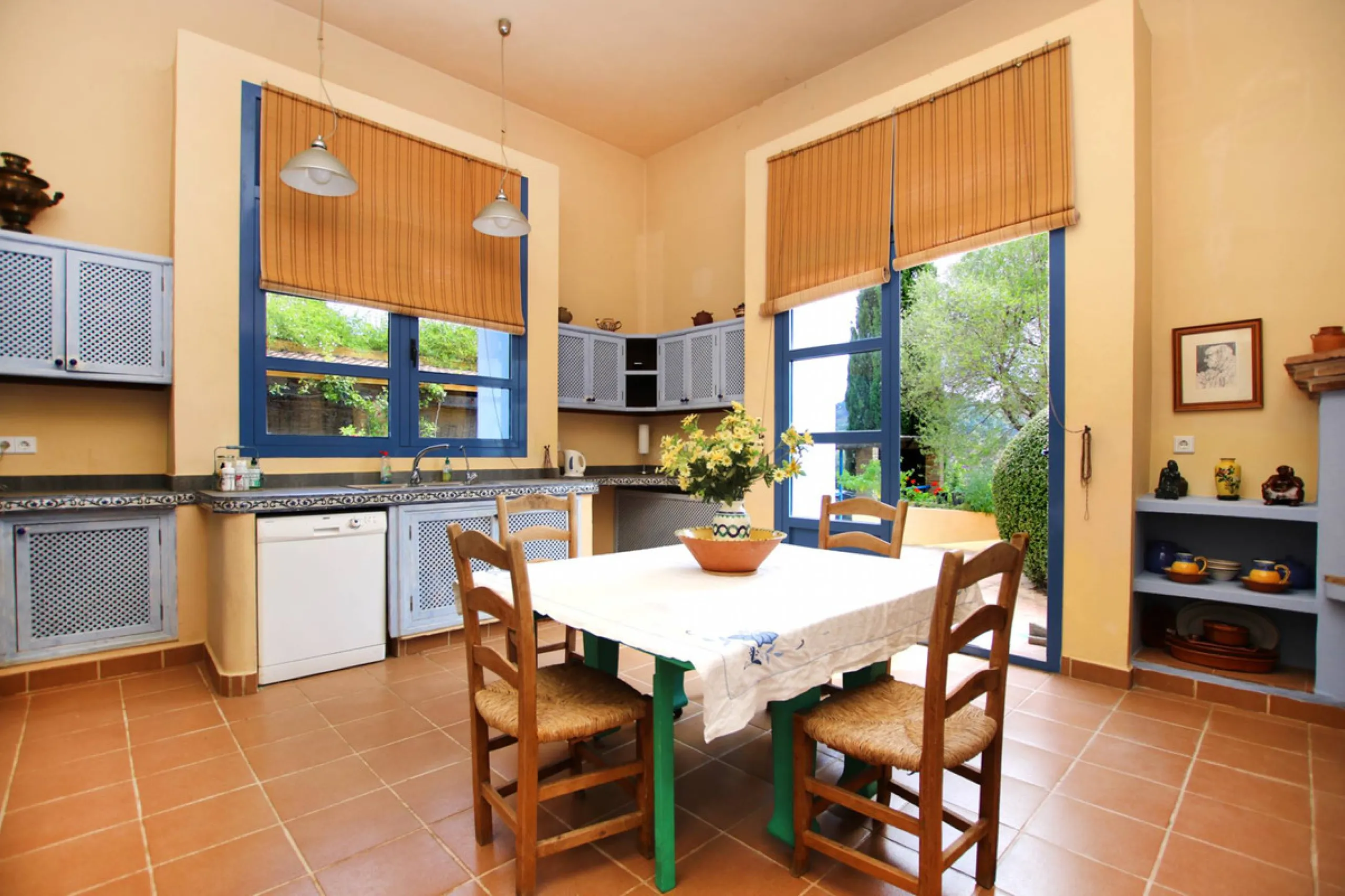 For sale Gaucin - luxury meets tradition in the heart of Southern Spain!   All 100% paperwork in order . Property has DAFO Nestled amidst the captivating landscapes near the picturesque white village of Gaucin, this exquisite Country Estate effortlessly c