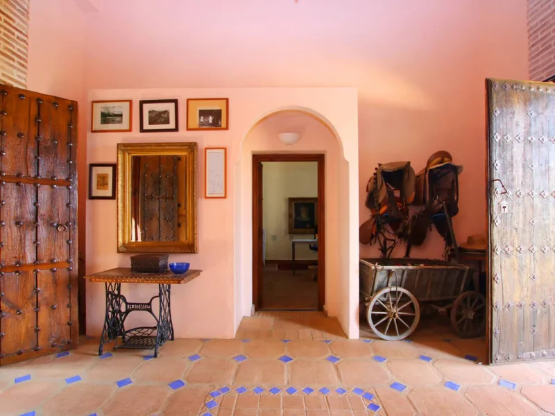 For sale Gaucin - luxury meets tradition in the heart of Southern Spain!   All 100% paperwork in order . Property has DAFO Nestled amidst the captivating landscapes near the picturesque white village of Gaucin, this exquisite Country Estate effortlessly c