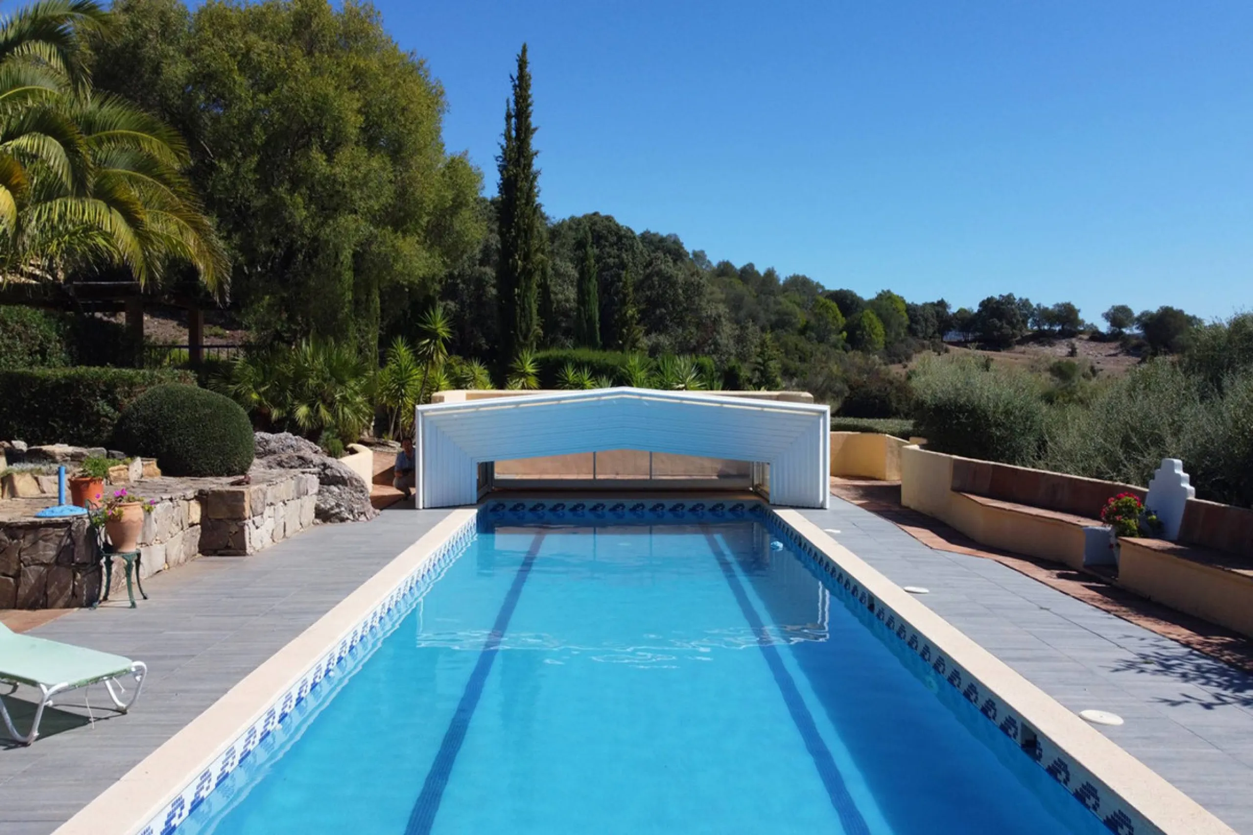 For sale Gaucin - luxury meets tradition in the heart of Southern Spain!   All 100% paperwork in order . Property has DAFO Nestled amidst the captivating landscapes near the picturesque white village of Gaucin, this exquisite Country Estate effortlessly c