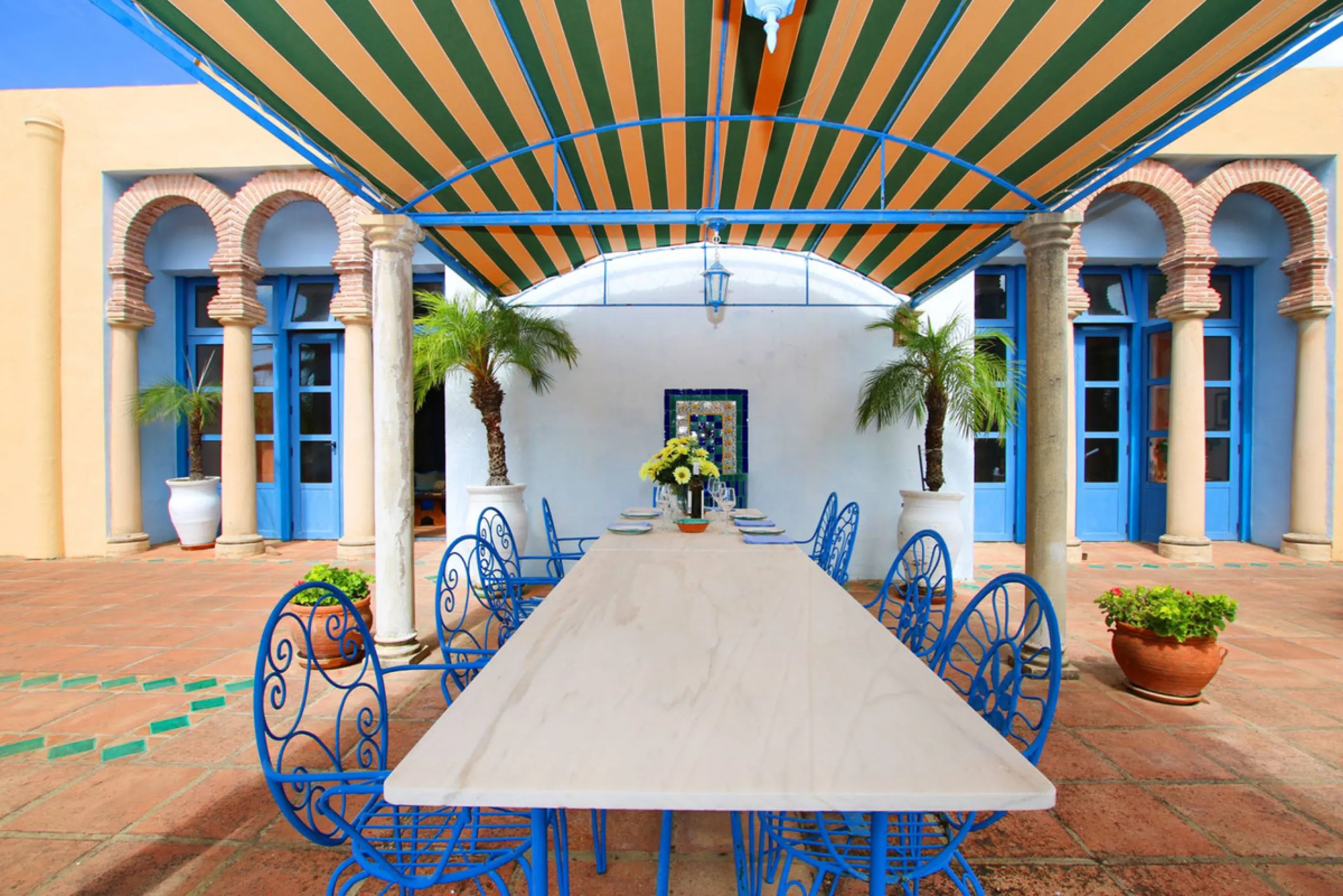 For sale Gaucin - luxury meets tradition in the heart of Southern Spain!   All 100% paperwork in order . Property has DAFO Nestled amidst the captivating landscapes near the picturesque white village of Gaucin, this exquisite Country Estate effortlessly c