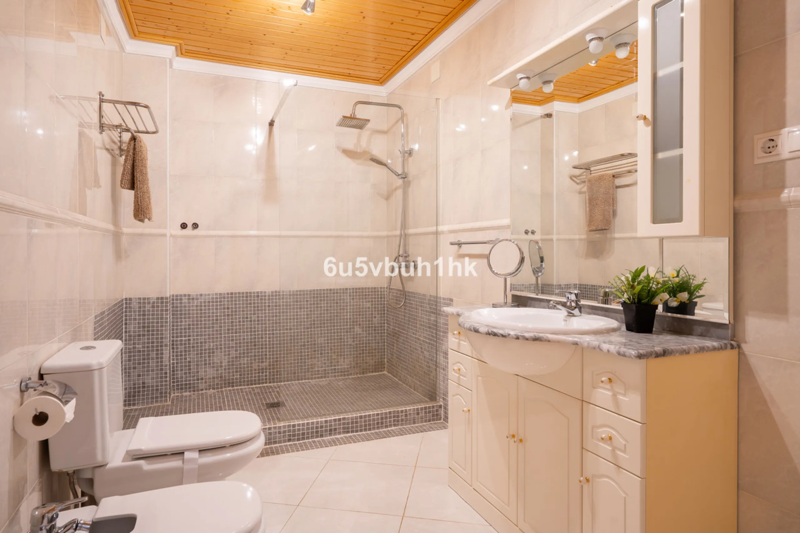 Apartment - Penthouse в продаже в Torrox, Málaga. В доме 3 спален и 2 ванных комнат. Площадь дома 137 м²