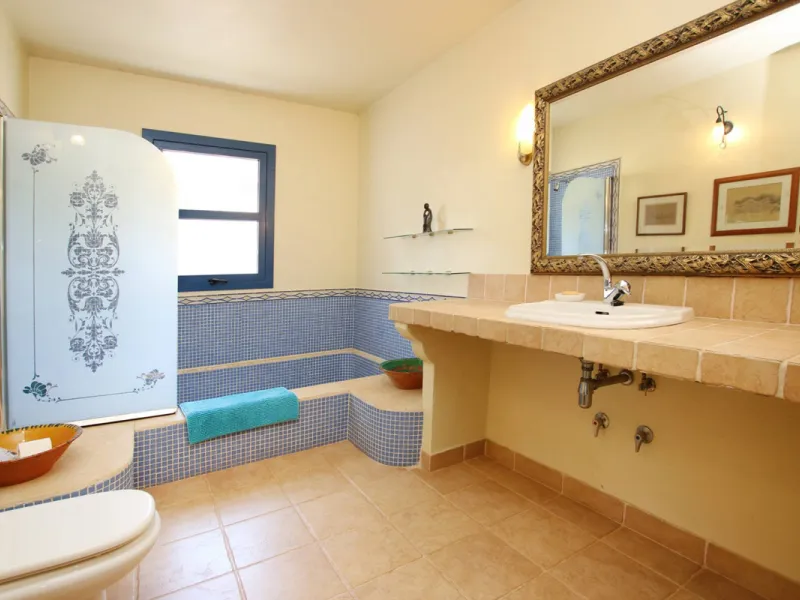 For sale Gaucin - luxury meets tradition in the heart of Southern Spain!   All 100% paperwork in order . Property has DAFO Nestled amidst the captivating landscapes near the picturesque white village of Gaucin, this exquisite Country Estate effortlessly c