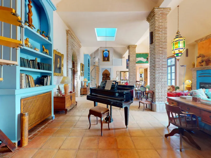 For sale Gaucin - luxury meets tradition in the heart of Southern Spain!   All 100% paperwork in order . Property has DAFO Nestled amidst the captivating landscapes near the picturesque white village of Gaucin, this exquisite Country Estate effortlessly c
