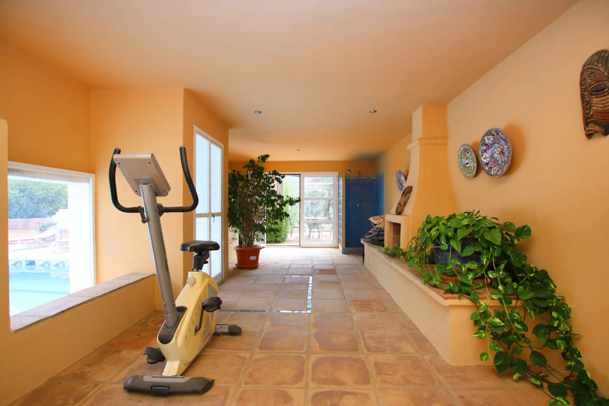 For sale Gaucin - luxury meets tradition in the heart of Southern Spain!   All 100% paperwork in order . Property has DAFO Nestled amidst the captivating landscapes near the picturesque white village of Gaucin, this exquisite Country Estate effortlessly c