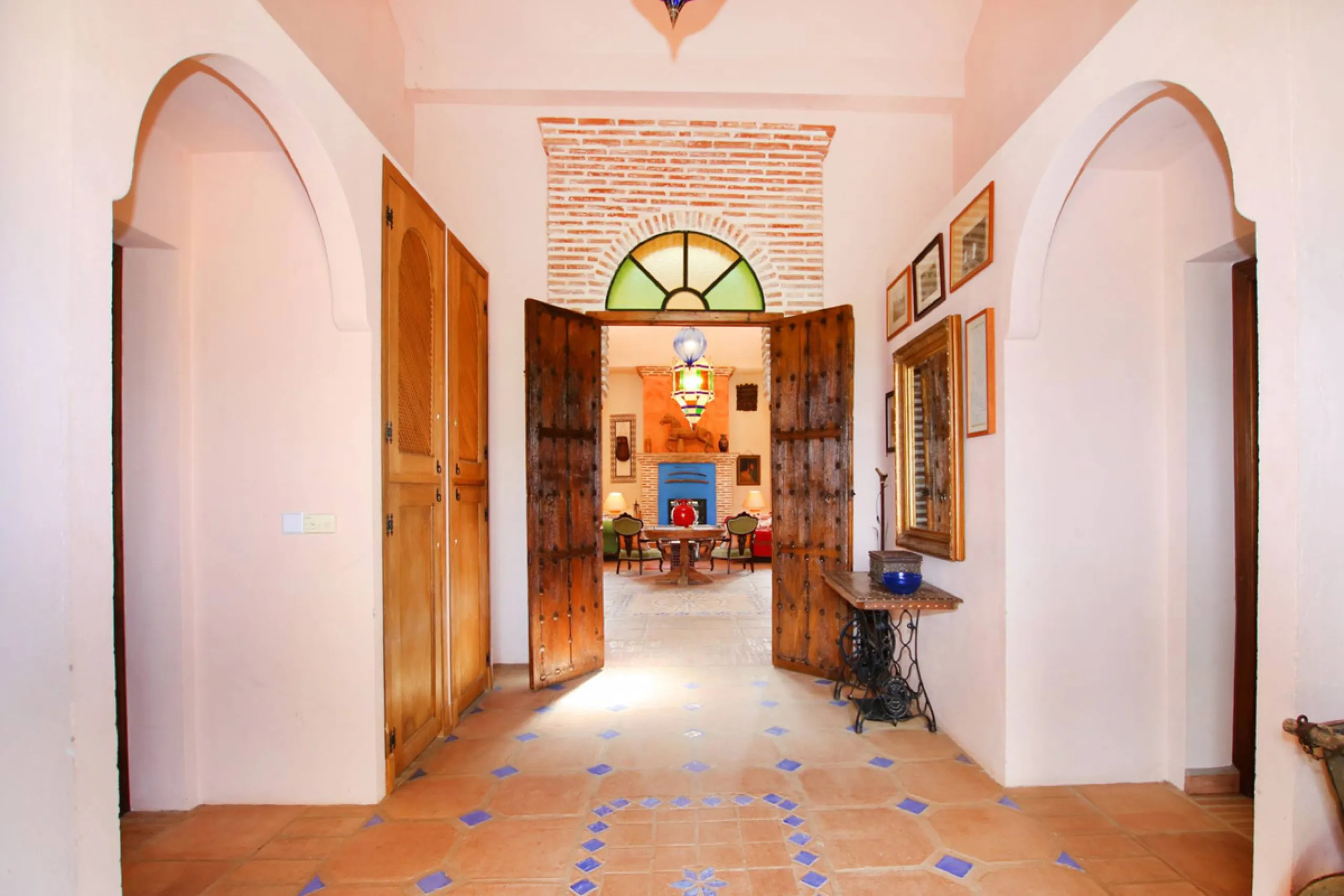 For sale Gaucin - luxury meets tradition in the heart of Southern Spain!   All 100% paperwork in order . Property has DAFO Nestled amidst the captivating landscapes near the picturesque white village of Gaucin, this exquisite Country Estate effortlessly c