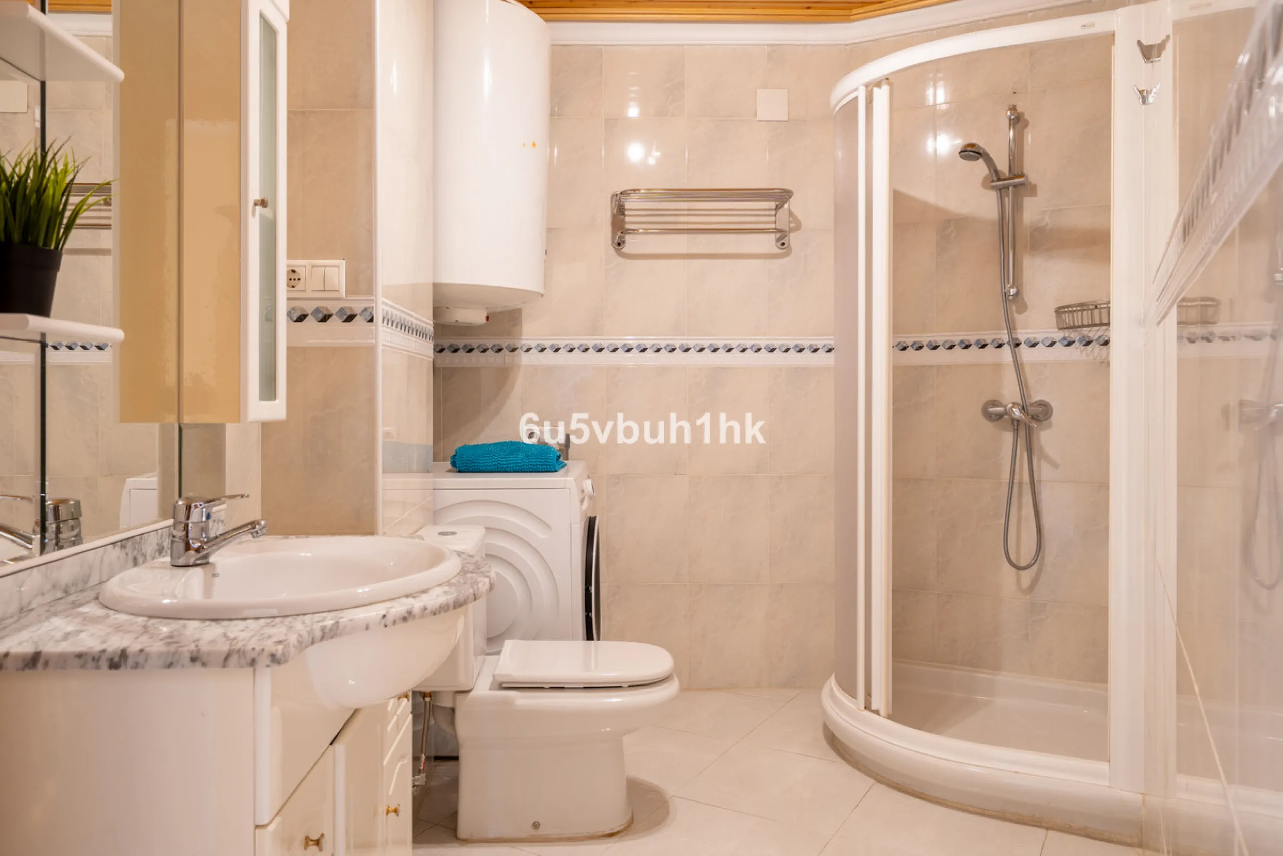 Apartment - Penthouse в продаже в Torrox, Málaga. В доме 3 спален и 2 ванных комнат. Площадь дома 137 м²