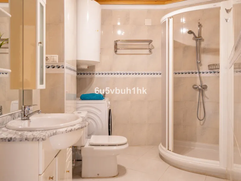 Apartment - Penthouse в продаже в Torrox, Málaga. В доме 3 спален и 2 ванных комнат. Площадь дома 137 м²