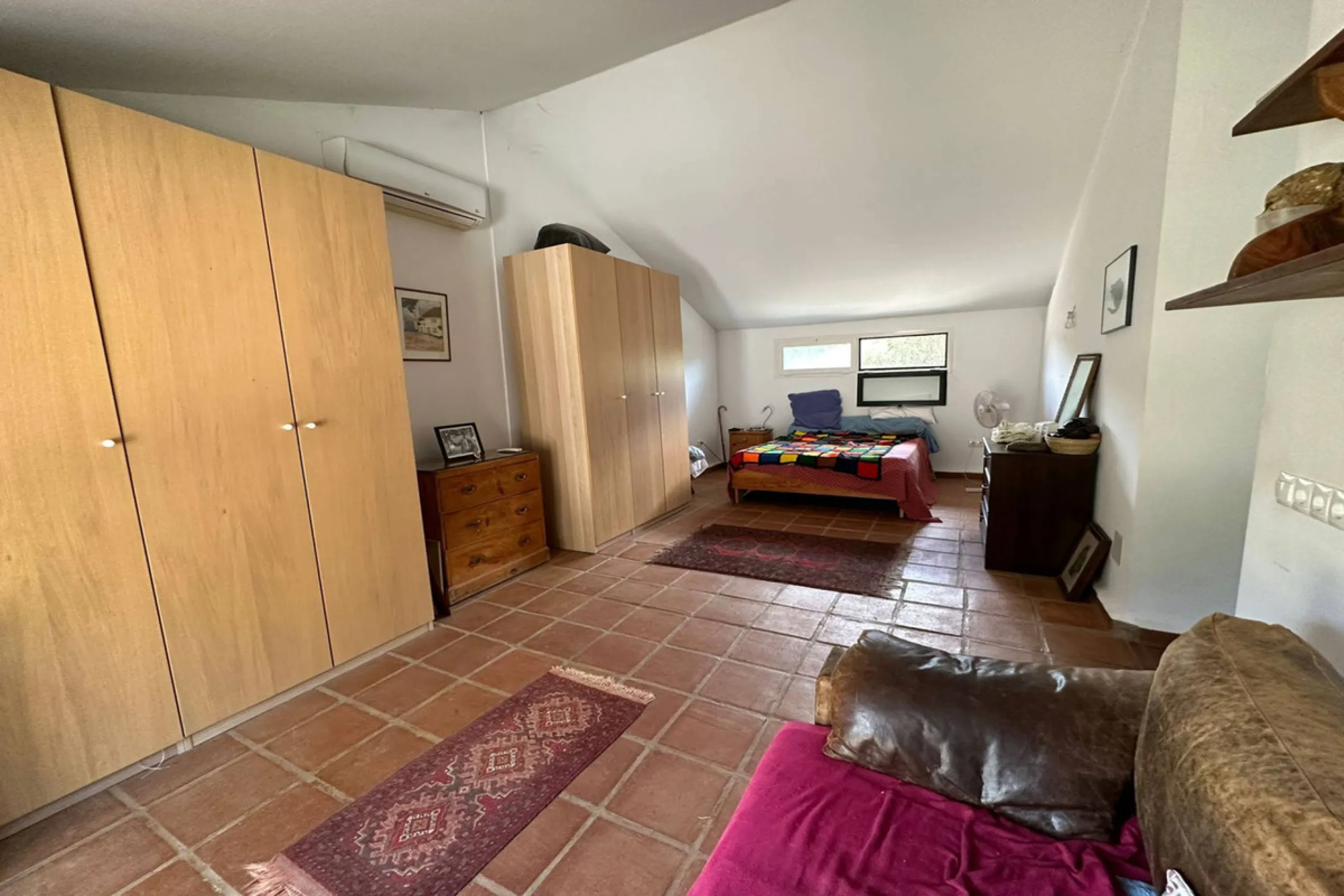 For sale Gaucin - luxury meets tradition in the heart of Southern Spain!   All 100% paperwork in order . Property has DAFO Nestled amidst the captivating landscapes near the picturesque white village of Gaucin, this exquisite Country Estate effortlessly c