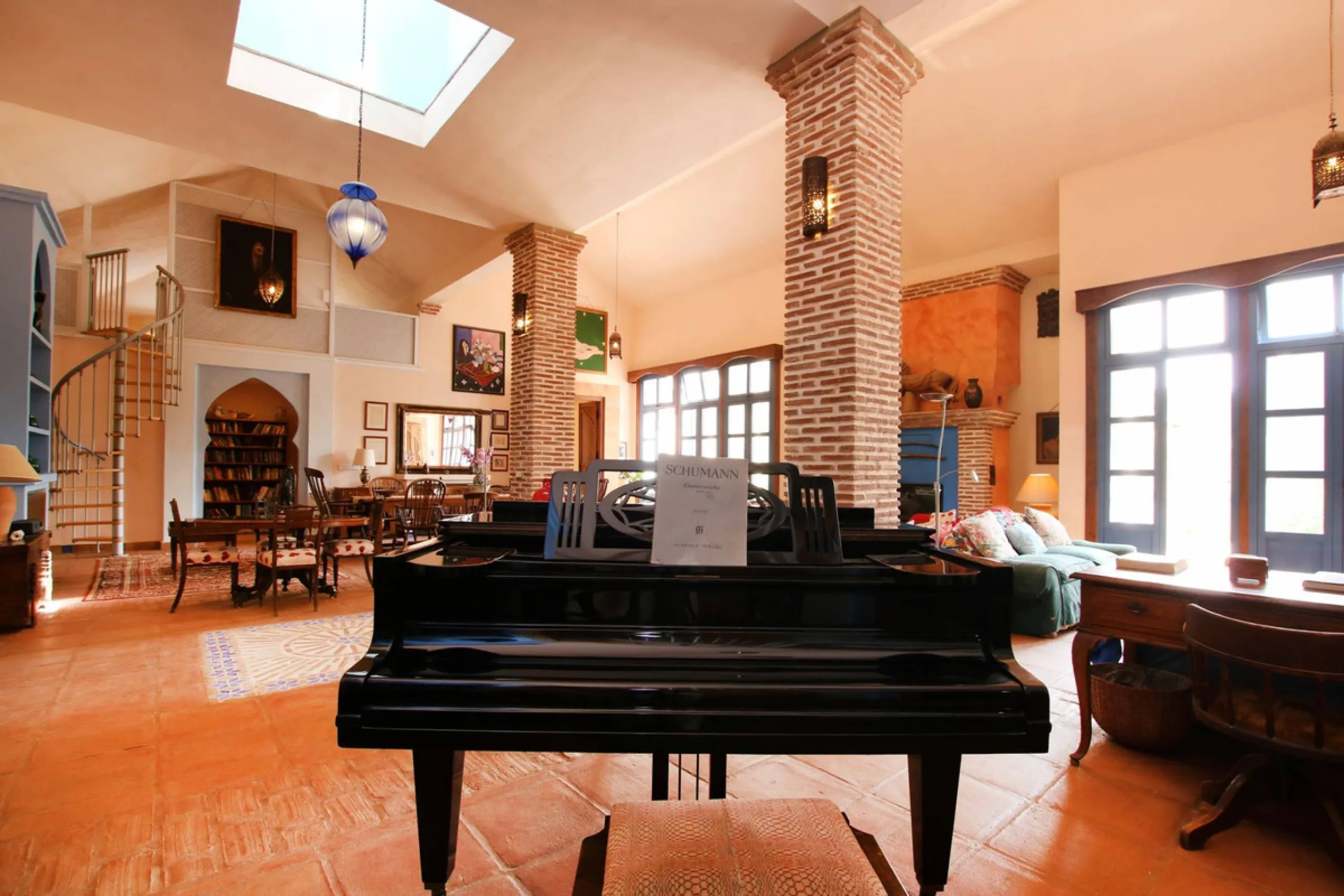 For sale Gaucin - luxury meets tradition in the heart of Southern Spain!   All 100% paperwork in order . Property has DAFO Nestled amidst the captivating landscapes near the picturesque white village of Gaucin, this exquisite Country Estate effortlessly c